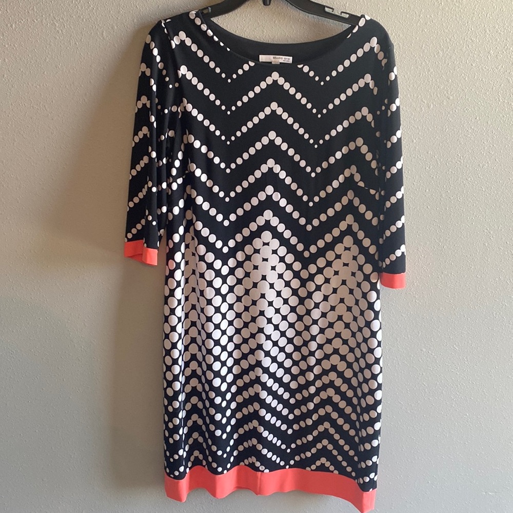 Fun dress. Very comfortable. Great for business or that special event.